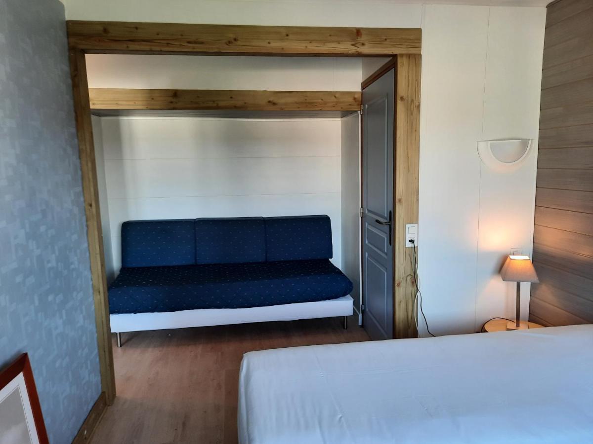 Hotel Des Iles Theix Exteriör bild
